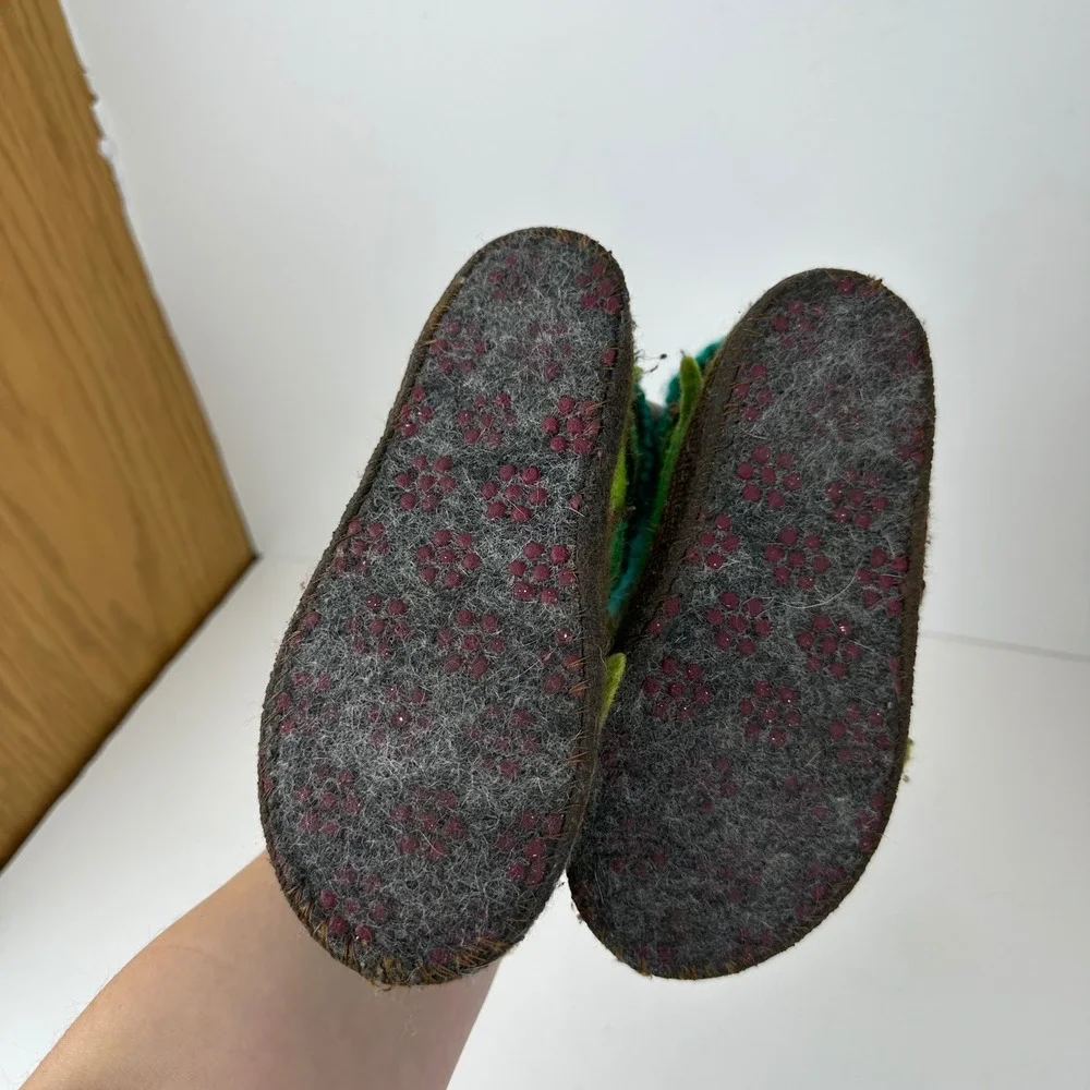 Garnet Hill 100% Wool Turtle Slipper Boots Green Kids Size 11 *stain